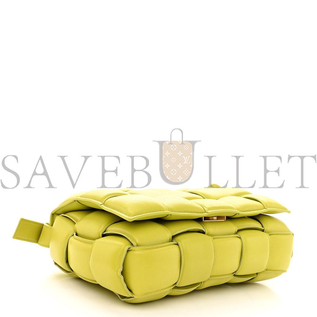 bo*te*ga Ve*ne*ta nappa maxi intreccio padded cassette crossbody bag kiwi (26*18*8cm)