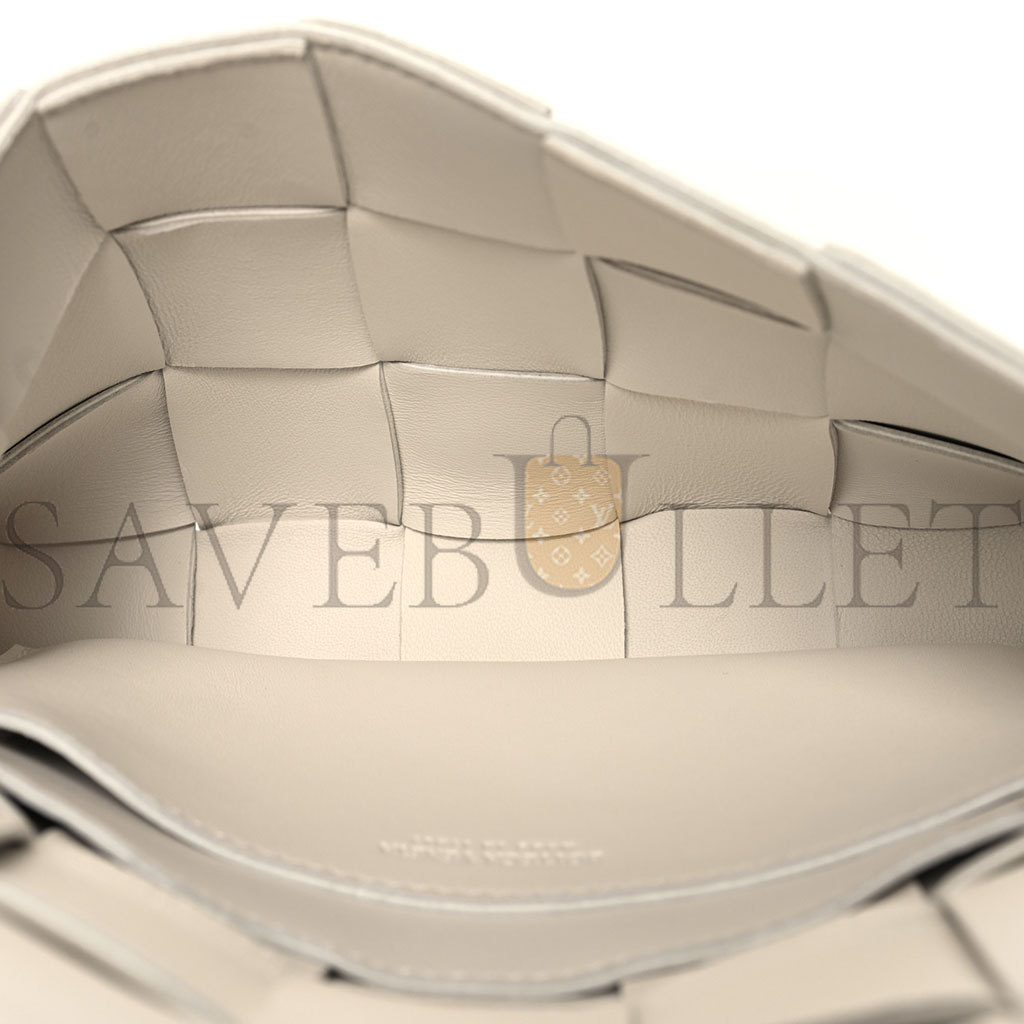 bo*te*ga Ve*ne*ta lambskin maxi intrecciato small cassette crossbody bag white (19*12*4cm)