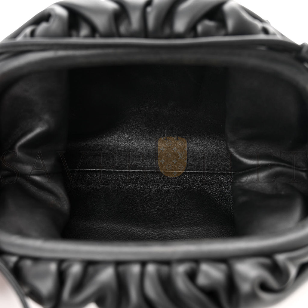 bo*te*ga Ve*ne*ta butter calfskin the mini pouch black (21*12*5cm)