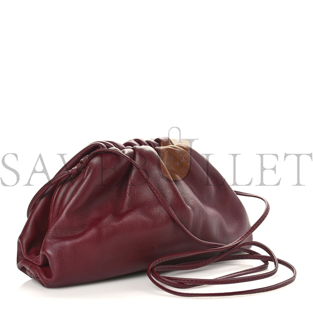 bo*te*ga Ve*ne*ta butter calfskin the mini pouch bordeaux (21*11*5cm）