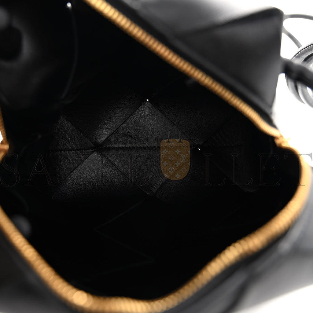 bo*te*ga Ve*ne*ta lambskin maxi intrecciato mini cassette camera bag black (15*14*7cm)