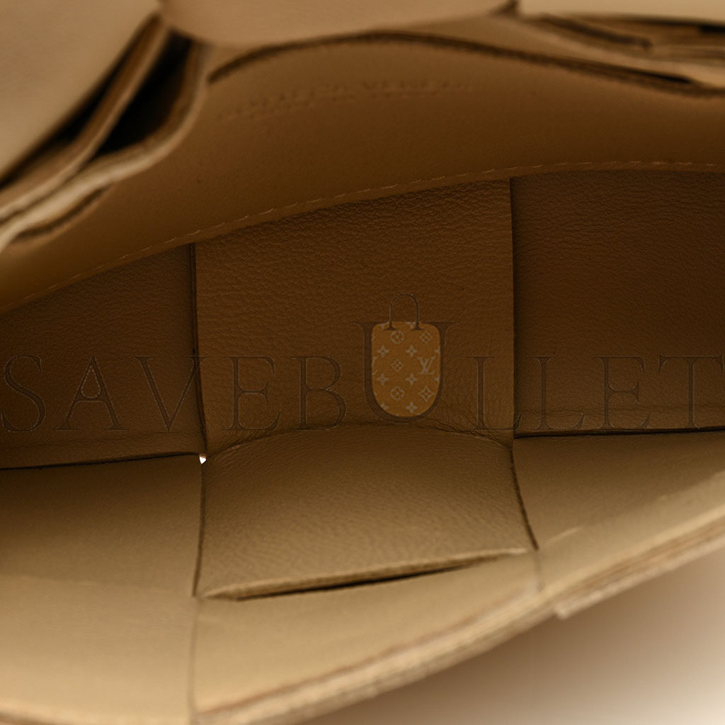 bo*te*ga Ve*ne*ta lambskin maxi intreccio candy cassette crossbody bag porridge gold (12*9*4cm)