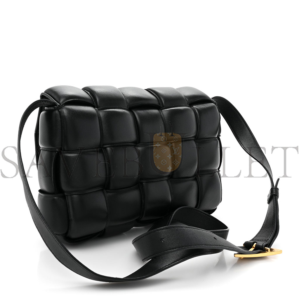 bo*te*ga Ve*ne*ta nappa maxi intrecciato padded cassette crossbody bag black (26*18*8cm)