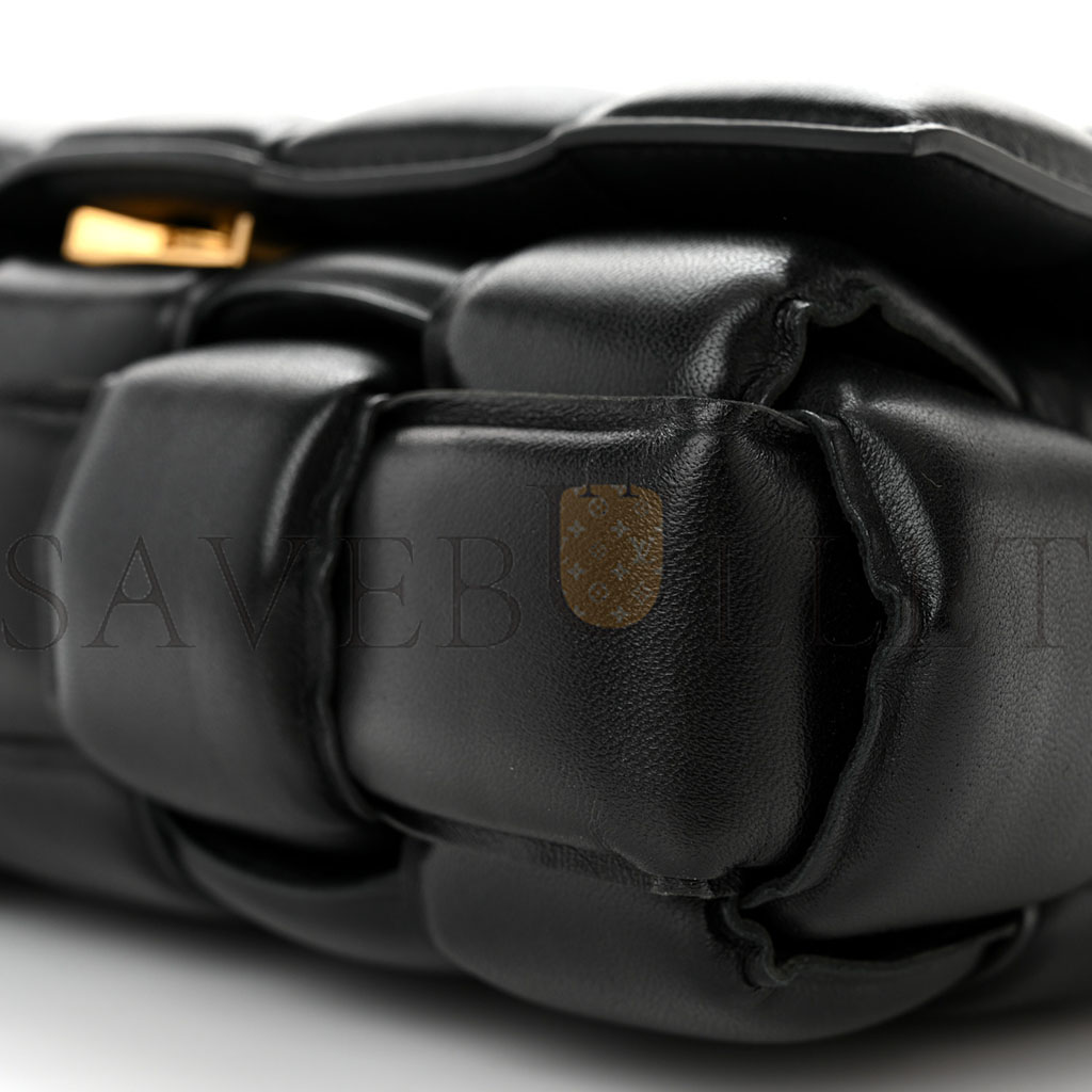 bo*te*ga Ve*ne*ta lambskin maxi intreccio padded chain cassette crossbody bag black (25*17*8cm)