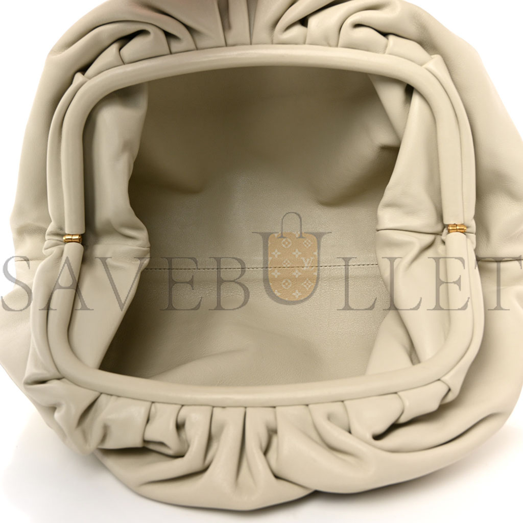 bo*te*ga Ve*ne*ta smooth butter calf the pouch oversized clutch plaster (37*22*8cm)