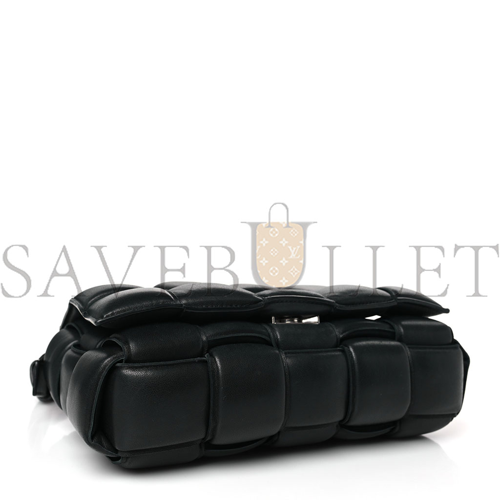 bo*te*ga Ve*ne*ta nappa maxi intrecciato padded cassette crossbody bag black (26*18*8cm)