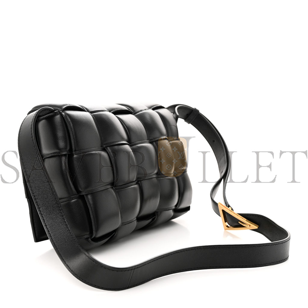 bo*te*ga Ve*ne*ta nappa maxi intrecciato padded cassette crossbody bag black (26*18*8cm)