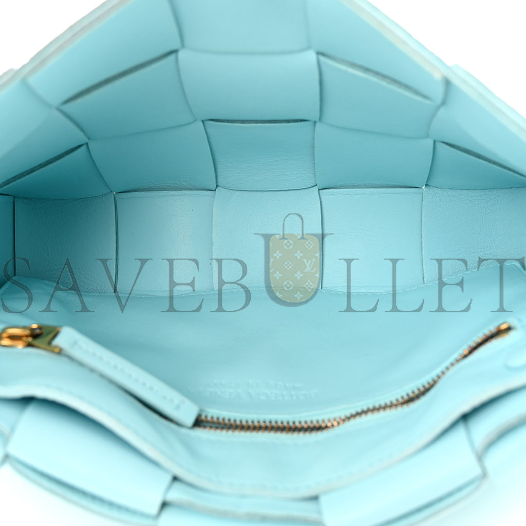 bo*te*ga Ve*ne*ta grained calfskin maxi intrecciato cassette crossbody bag pale blue (23*15*5.5cm)