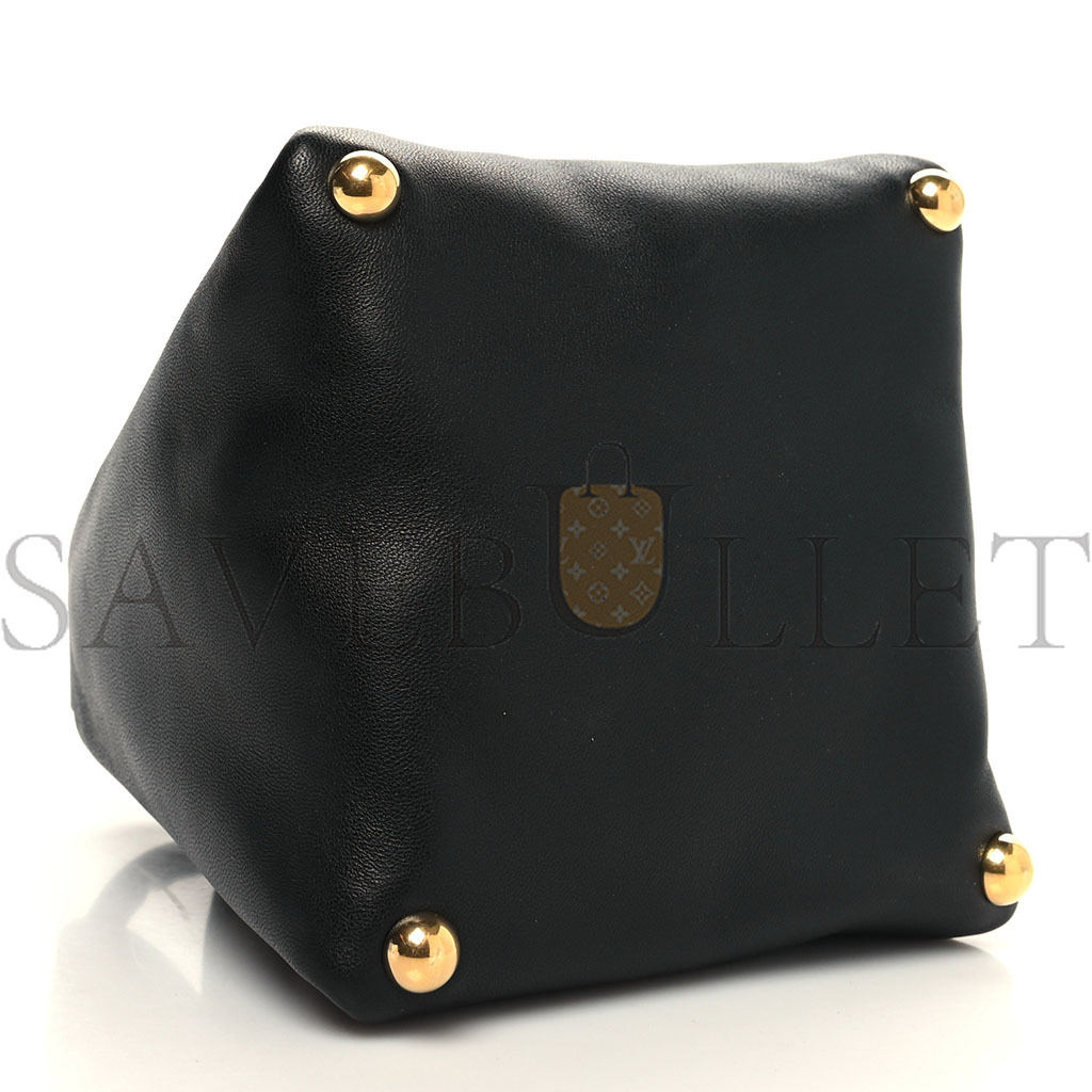 bo*te*ga Ve*ne*ta calfskin small drawstring pyramid pouch black 1428750 (20*17*8cm)