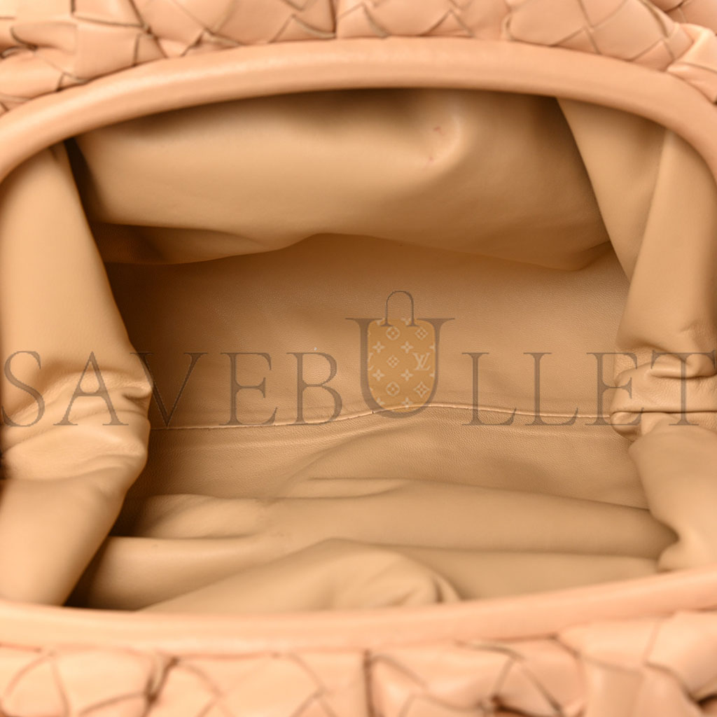 bo*te*ga Ve*ne*ta nappa maxi intrecciato the pouch oversized clutch almond (38*22*8cm)