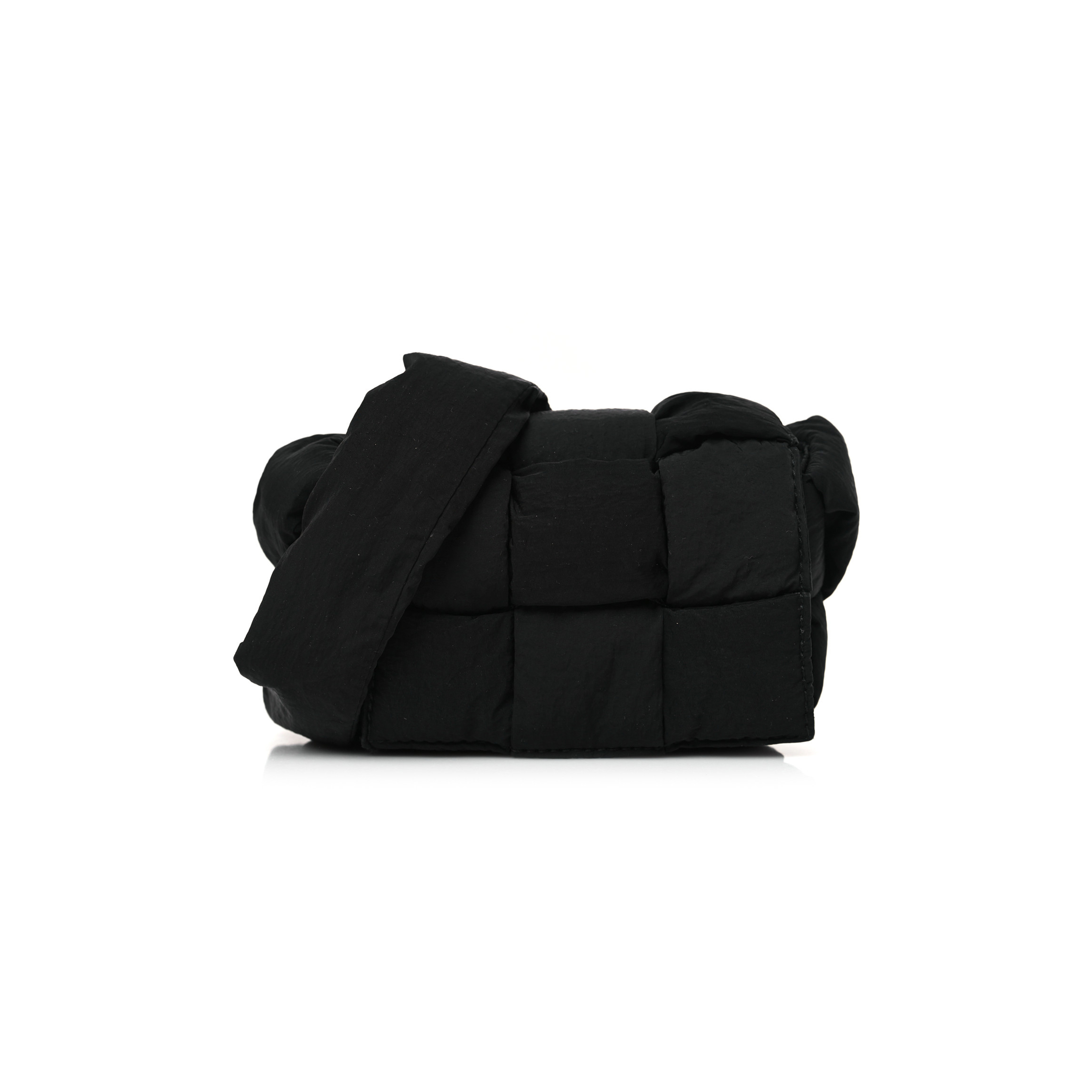 bo*te*ga Ve*ne*ta nylon intrecciato mini padded tech candy cassette bag black (13*8*3cm)