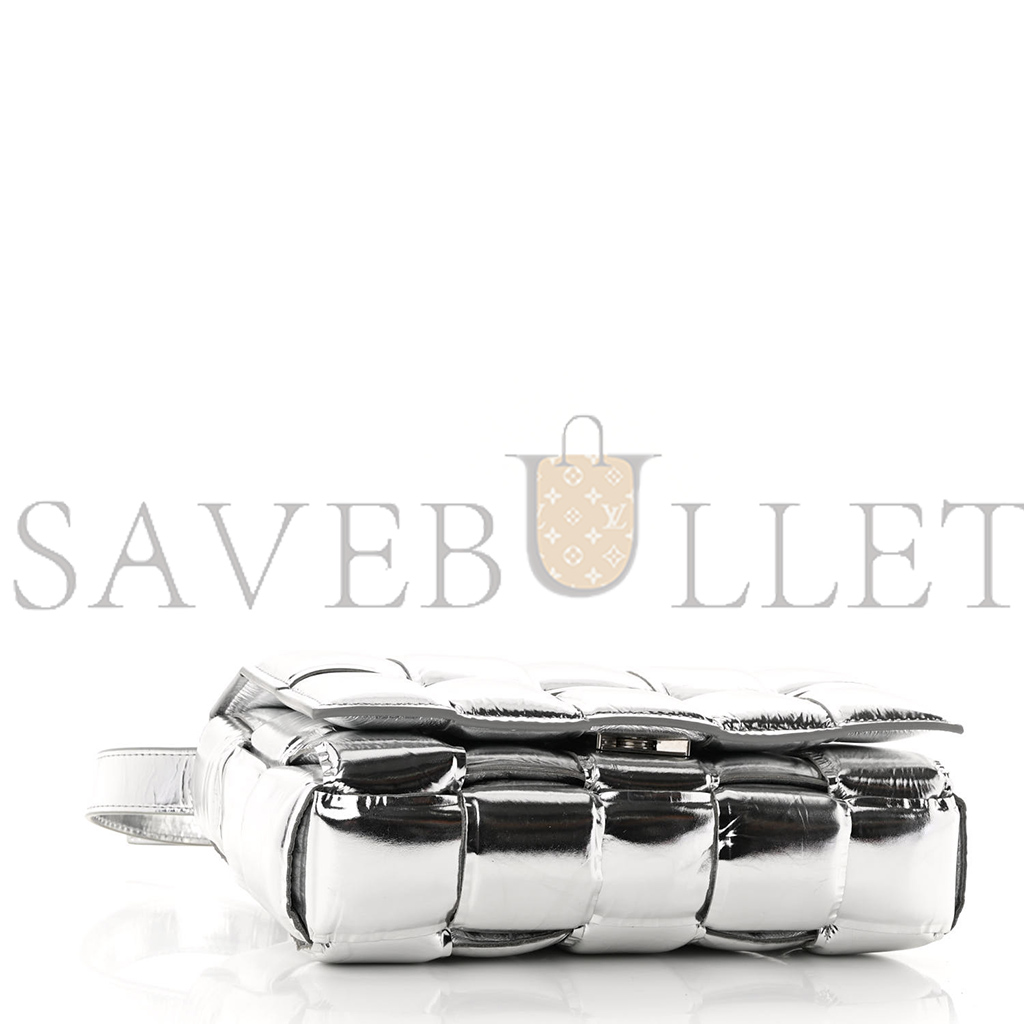 bo*te*ga Ve*ne*ta metallic lambskin padded cassette crossbody bag silver (26*18*8cm)