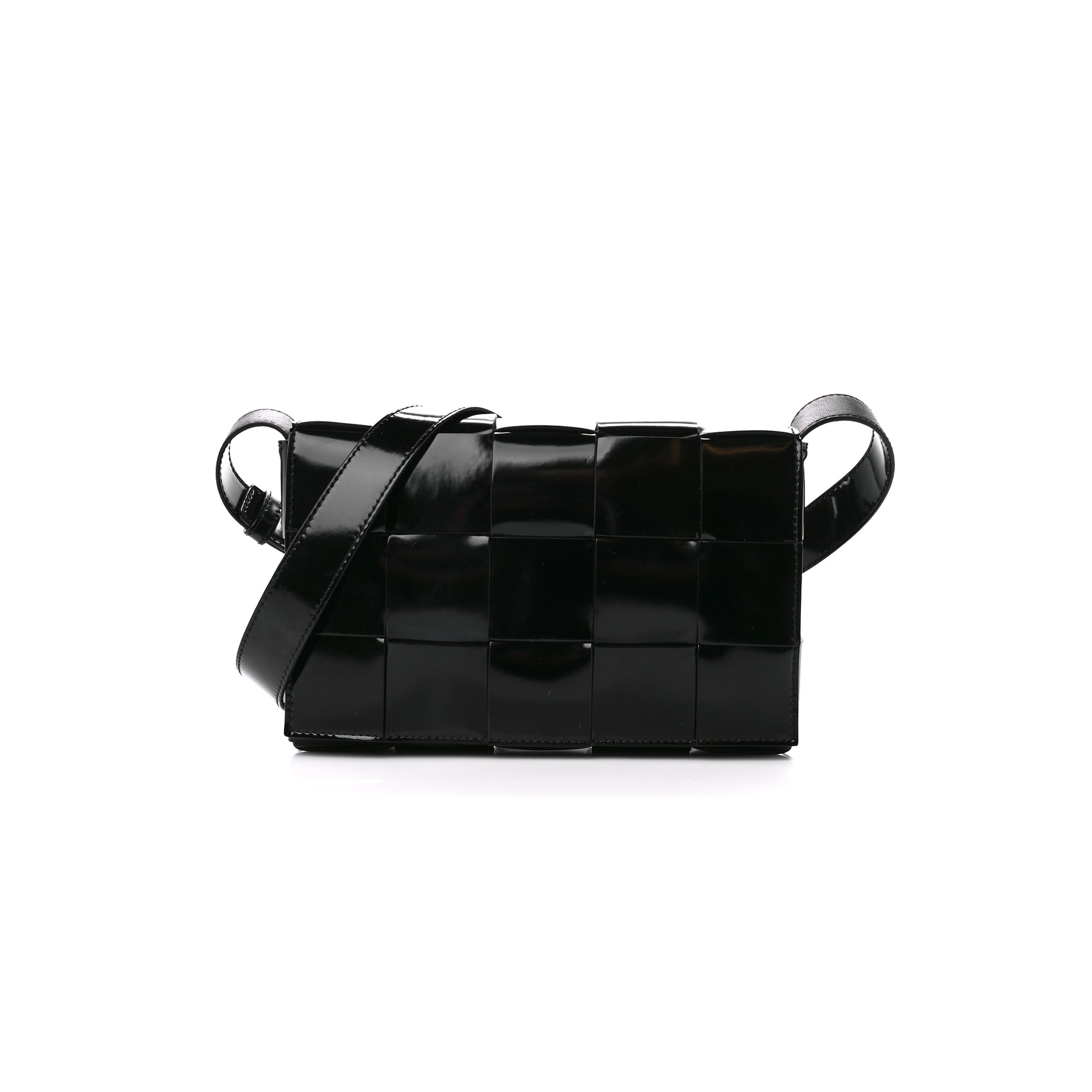 bo*te*ga Ve*ne*ta patent maxi intrecciato cassette crossbody bag black (22*15*4cm)