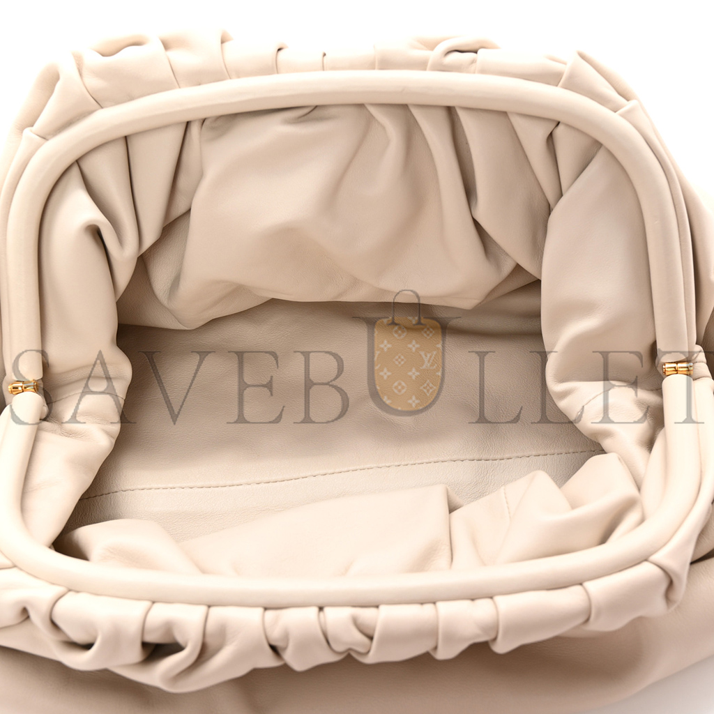 bo*te*ga Ve*ne*ta smooth butter calf the pouch oversized clutch mist (38*16*8cm)