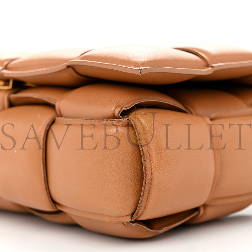 bo*te*ga Ve*ne*ta nappa maxi intreccio padded cassette crossbody bag caramel (26*18*8cm)