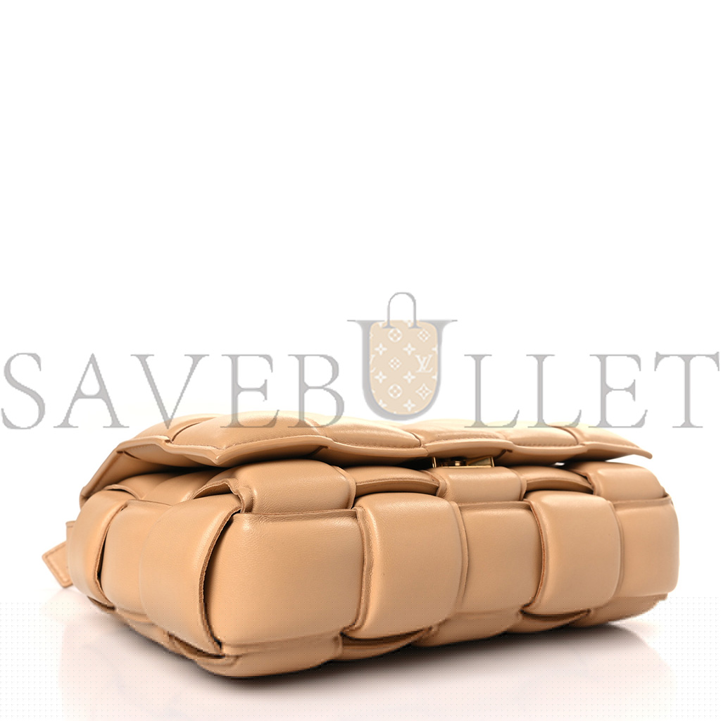 bo*te*ga Ve*ne*ta nappa maxi intrecciato padded cassette crossbody bag almond (26*18*8cm)