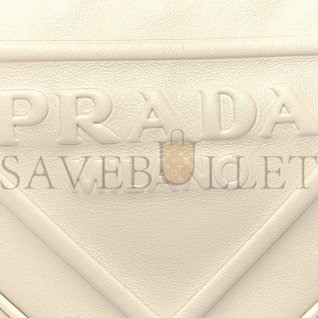 Pra*a grace lux triangle pouch white (26*14*8cm)