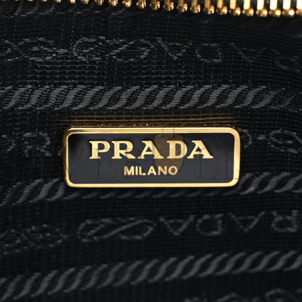 Pra*a saffiano lux re-edition 2005 shoulder bag black (22*17*6cm)