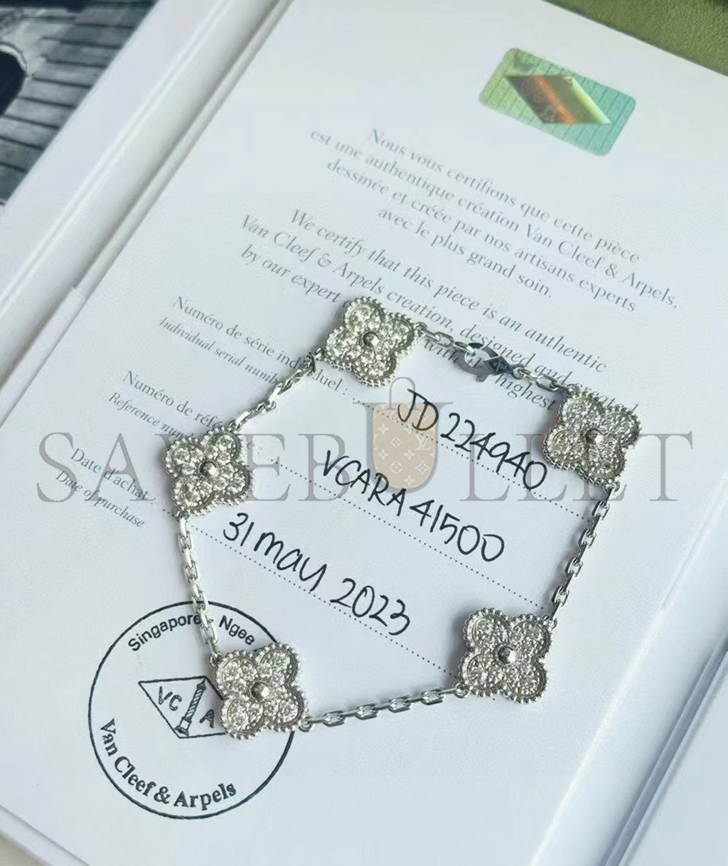 v*n cl*f arpels vintage alhambra bracelet, 5 motifs - white gold, Di*m*nd  vcara41500