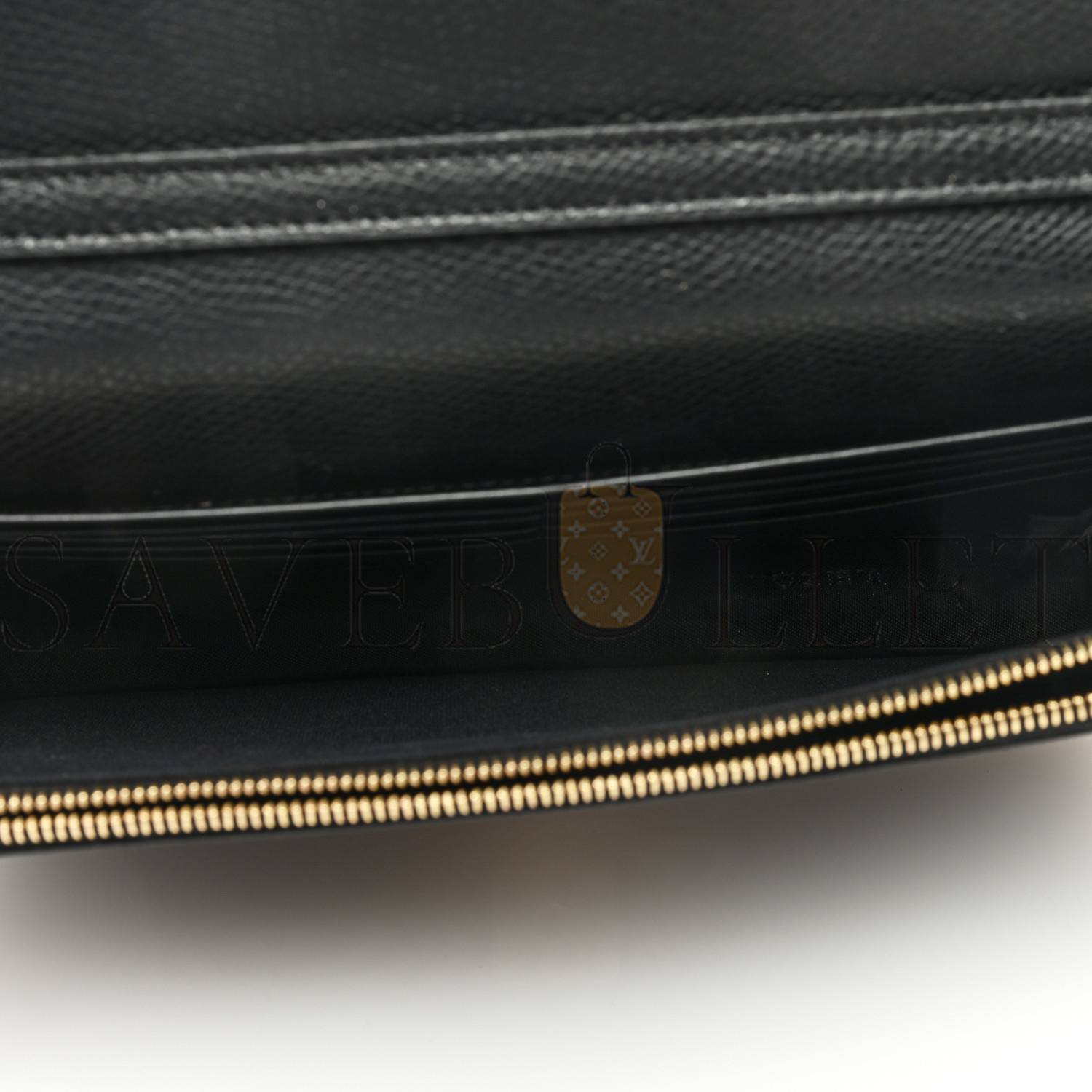 F**di vitello cruise f is F**di bi-color ff 1974 embossed medium envelope wallet on chain black maya (20*13*4cm)