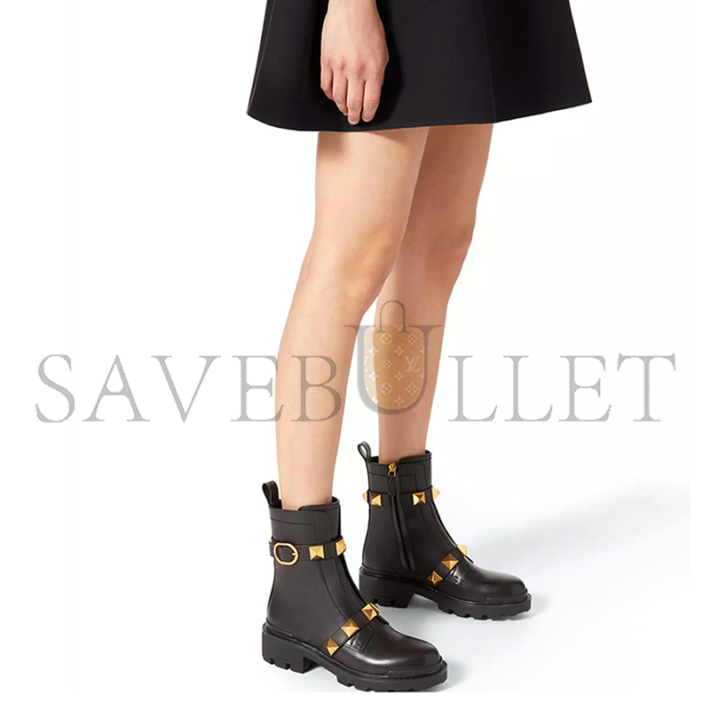 VALENTINO ROMAN STUD CALFSKIN COMBAT BOOT 40MM WW2S0CJ3NKD_0NO