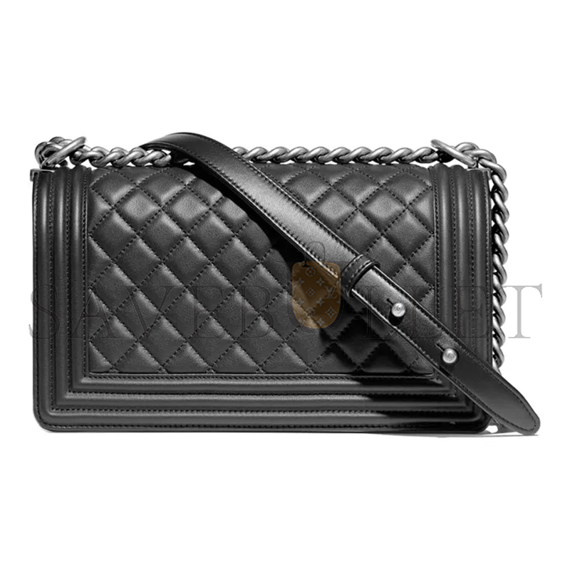 Ch*el master lambskin quilted medium boy flap silver hardware a67086 (25*15*9cm)