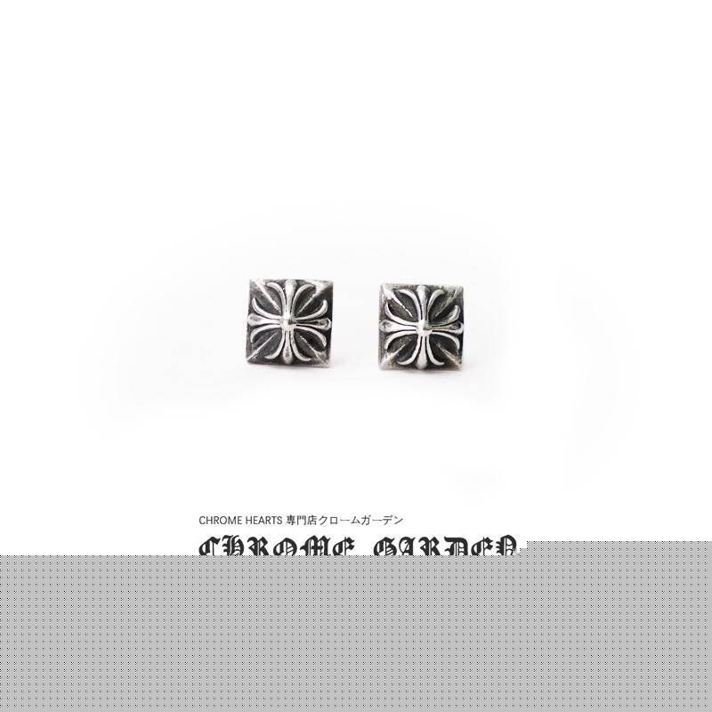 Ch**me He**ts pyramid plus stud earrings