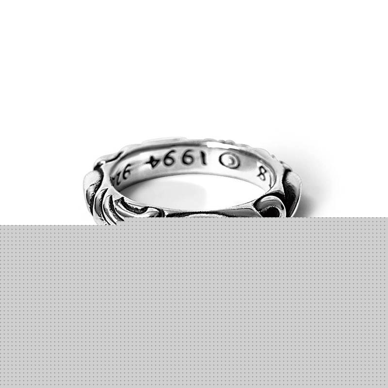 Ch**me He**ts scroll band ring