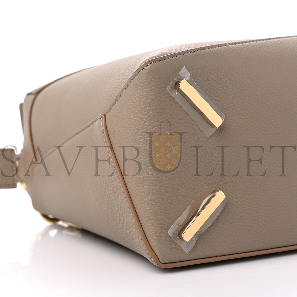 l*ew* grained calfskin small puzzle edge bag sand (24*16.5*10.5cm)