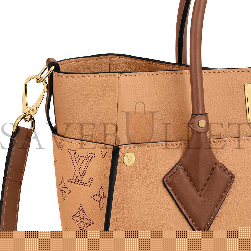 l**is V*t*n on my side mm m20633 (30.5*24.5*14cm)