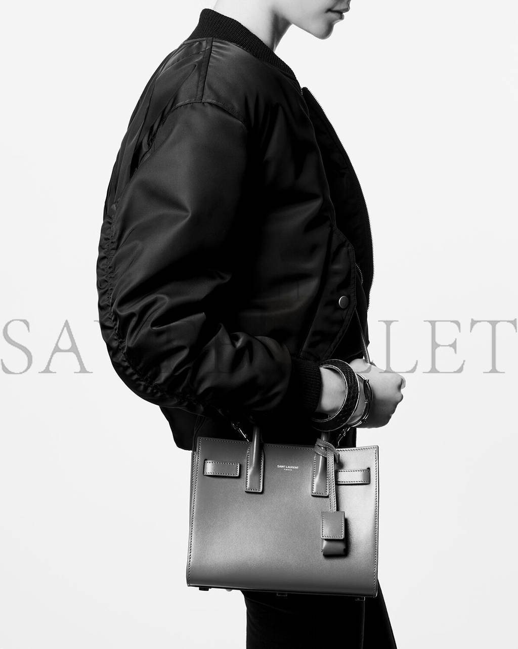 Y*L sac de jour nano in smooth leather 39203502g9w6309 (22*18*10.5cm)