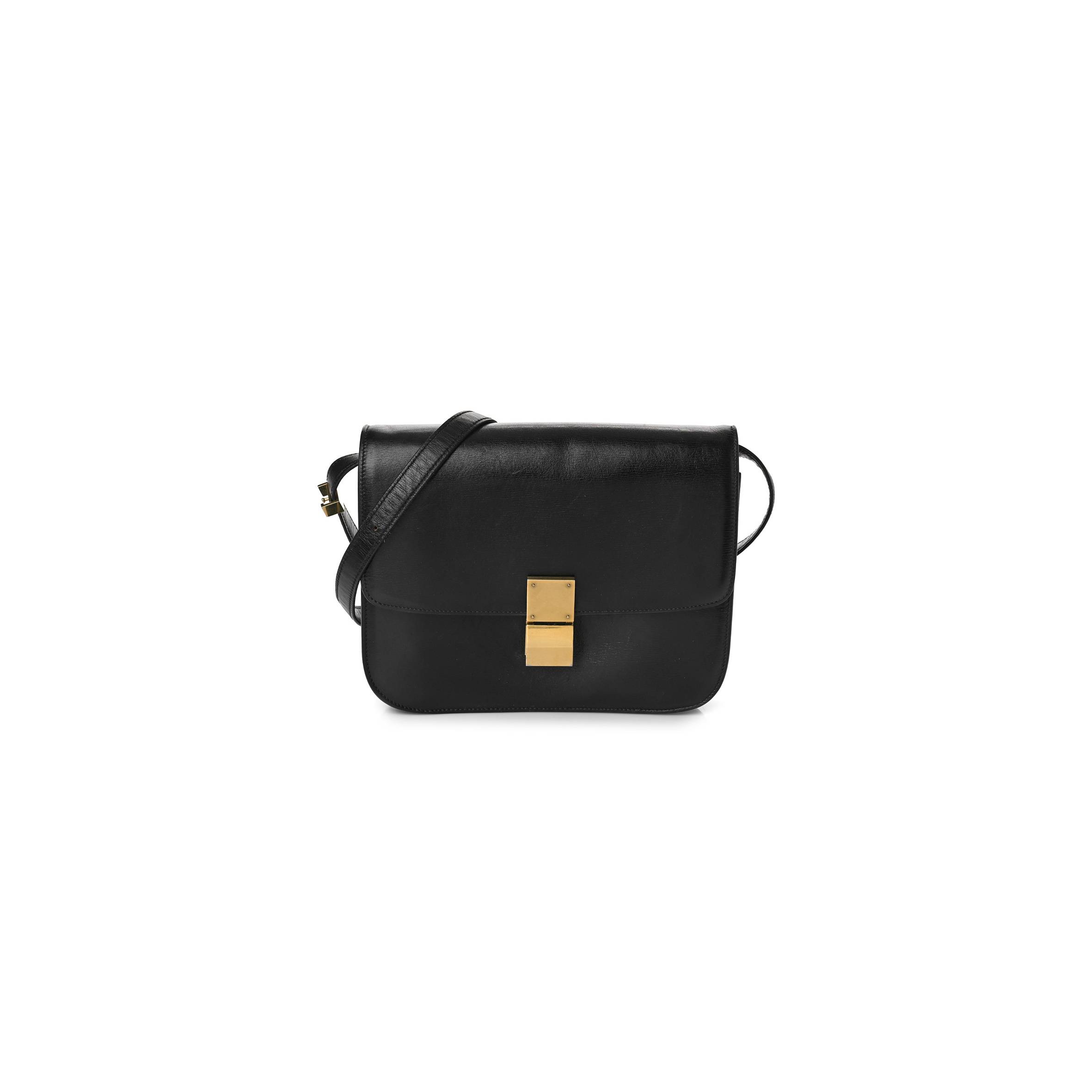 Ce**e box calfskin medium classic box flap bag black (23*18*7cm)