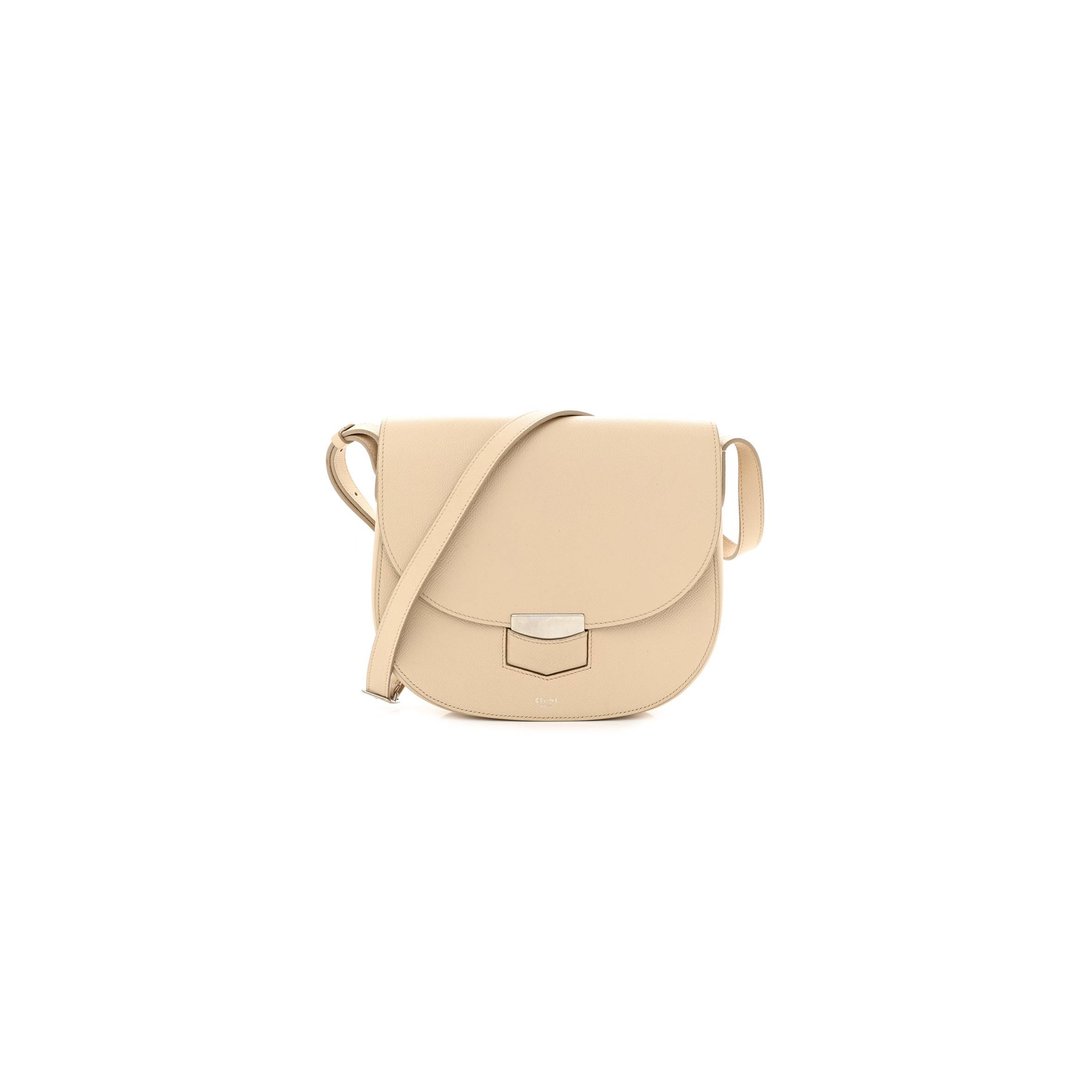 Ce**e grained calfskin medium trotteur light taupe (34*32*25cm)