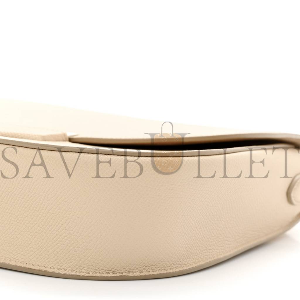 Ce**e grained calfskin medium trotteur light taupe (34*32*25cm)