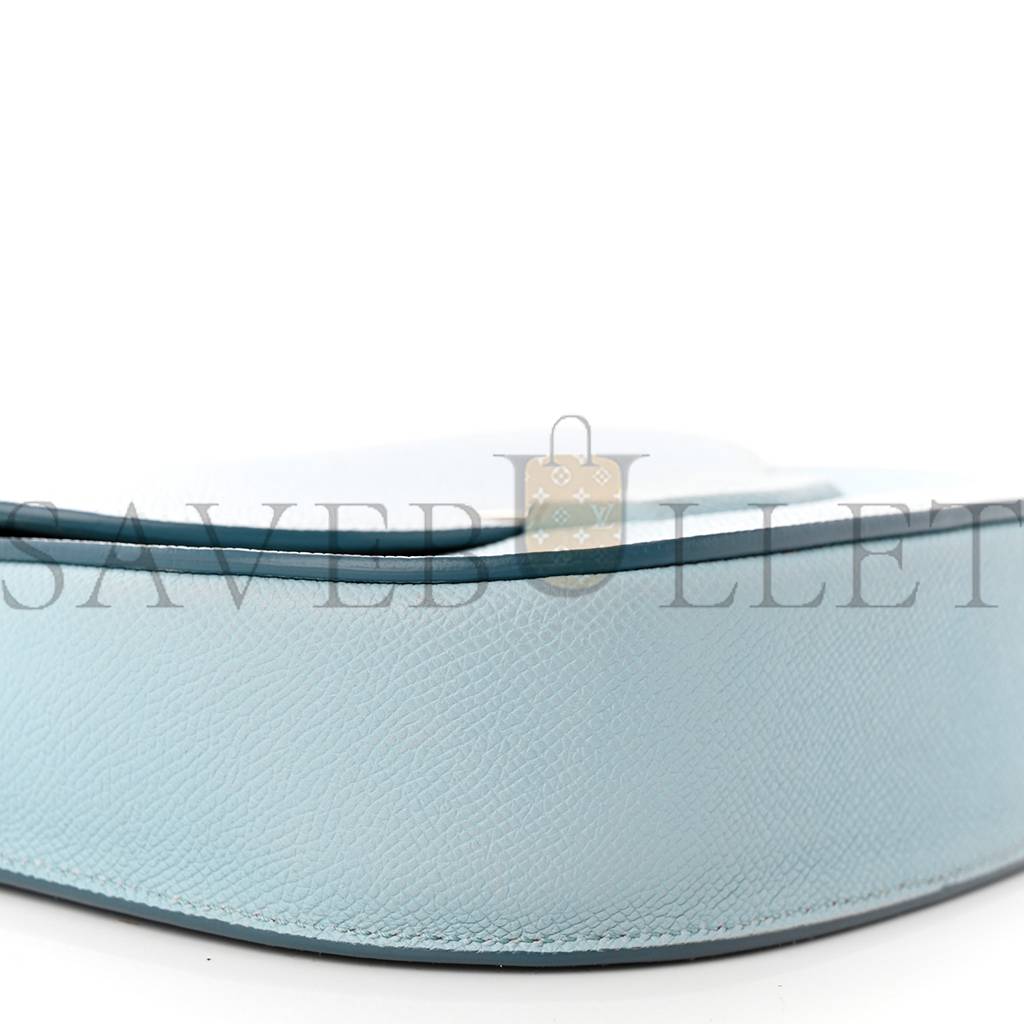 Ce**e grained calfskin small trotteur pale blue (18*17*4cm)