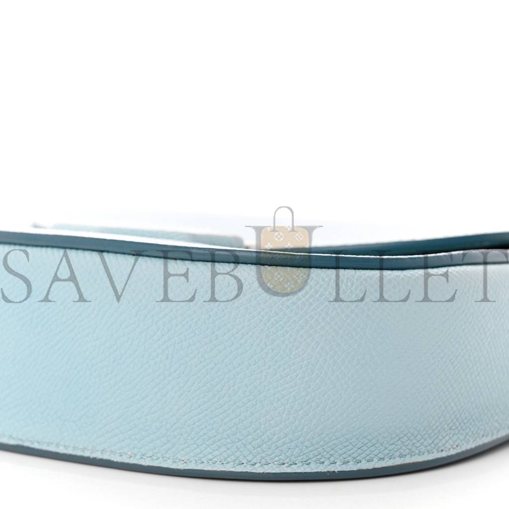 Ce**e grained calfskin small trotteur pale blue (18*17*4cm)